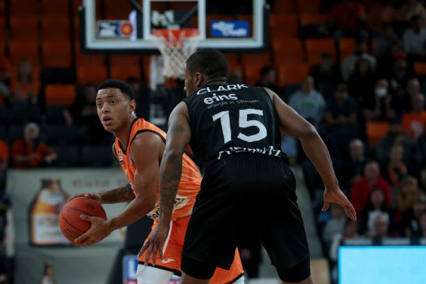 0万欧元的 0万欧元的